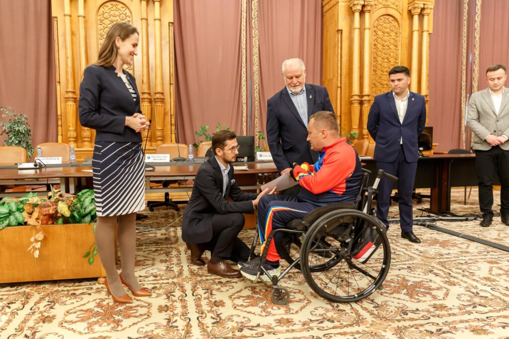 VIZITA PARLAMENT - INVICTUS ROMANIA