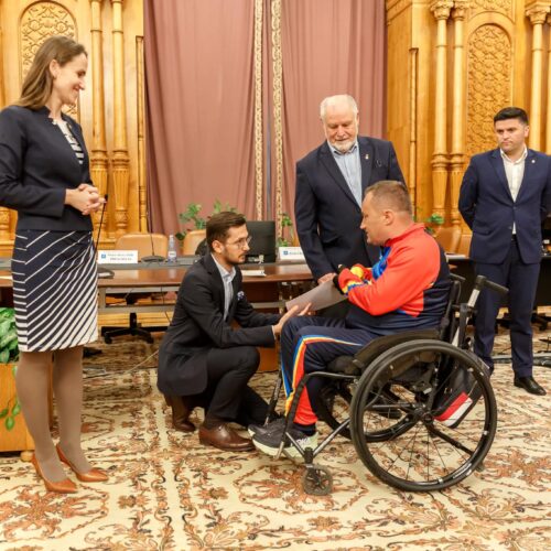 VIZITA PARLAMENT - INVICTUS ROMANIA